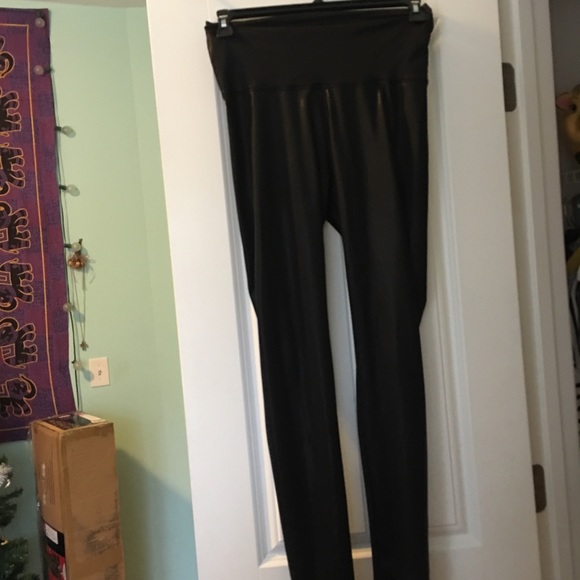 High Waisted Leggings - Picture 1 of 3